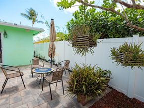 1924 NE 18th St, Fort Lauderdale FL 33305