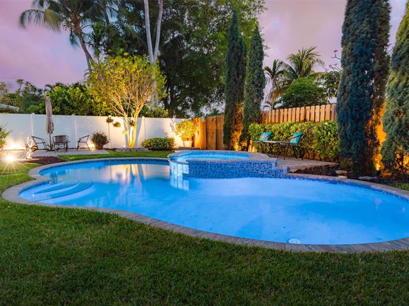1924 NE 18th St, Fort Lauderdale FL 33305