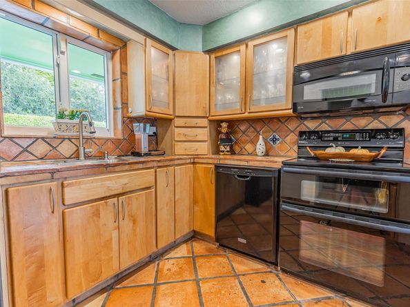 1924 NE 18th St, Fort Lauderdale FL 33305