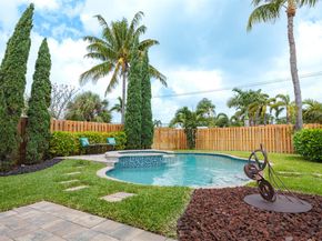 1924 NE 18th St, Fort Lauderdale FL 33305