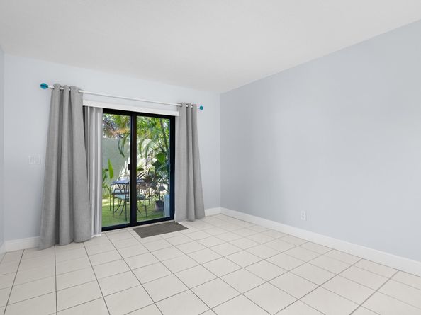 2920 NE 8th Ter 103, Oakland Park FL 33334