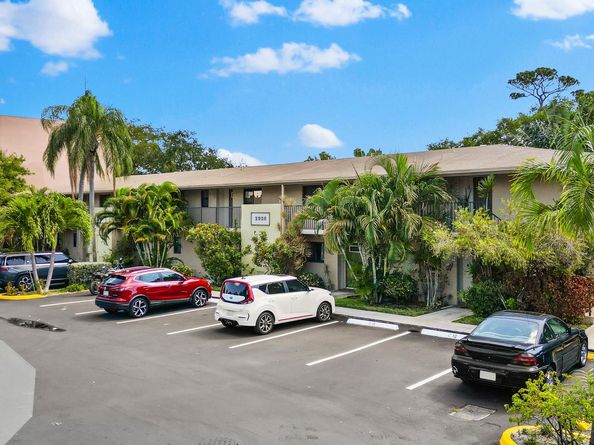 2920 NE 8th Ter 103, Oakland Park FL 33334