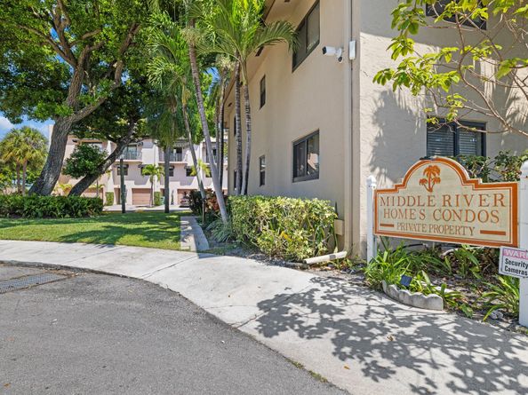 2920 NE 8th Ter 103, Oakland Park FL 33334