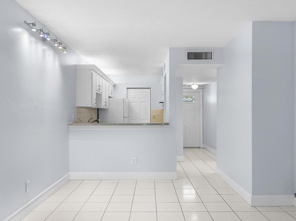 2920 NE 8th Ter 103, Oakland Park FL 33334