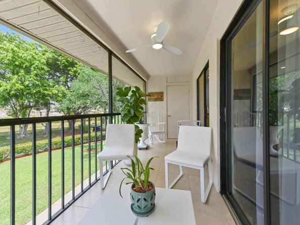 15492 Lakes Of Delray Boulevard 203, Delray Beach FL 33484