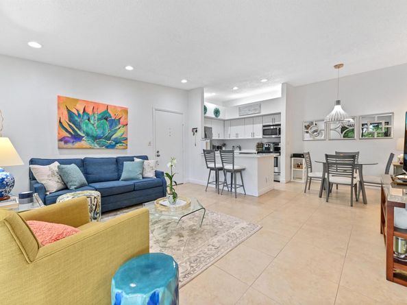 15492 Lakes Of Delray Boulevard 203, Delray Beach FL 33484