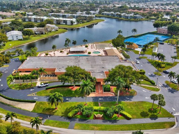 15492 Lakes Of Delray Boulevard 203, Delray Beach FL 33484