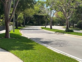 506 NW 98th Ave, Plantation FL 33324