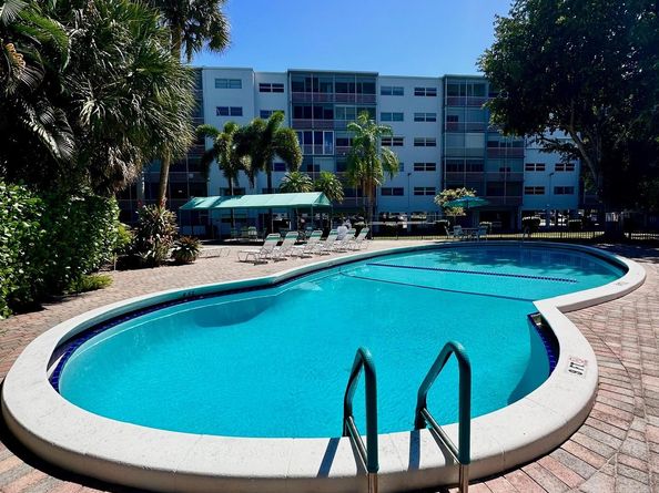 1000 NE 14th Ave 410, Hallandale Beach FL 33009