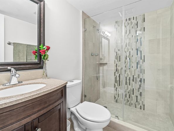 410 Wilma Circle 203, Riviera Beach FL 33404