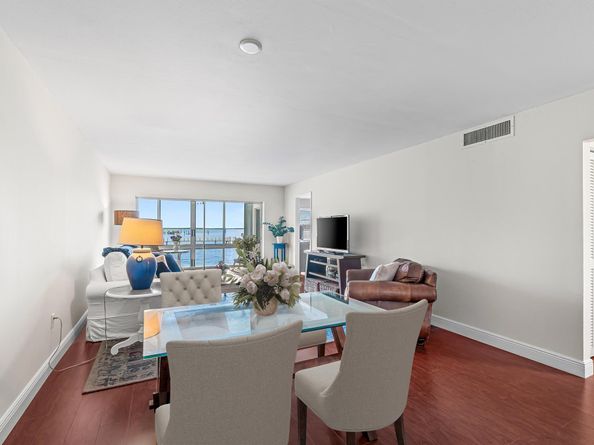 410 Wilma Circle 203, Riviera Beach FL 33404