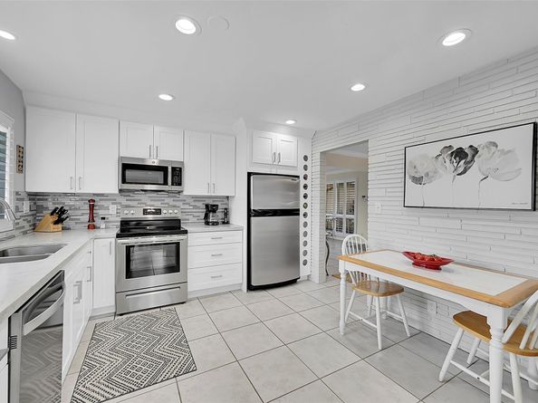 920 SE 4th Ave, Pompano Beach FL 33060