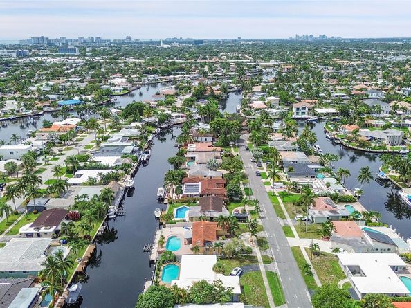 920 SE 4th Ave, Pompano Beach FL 33060