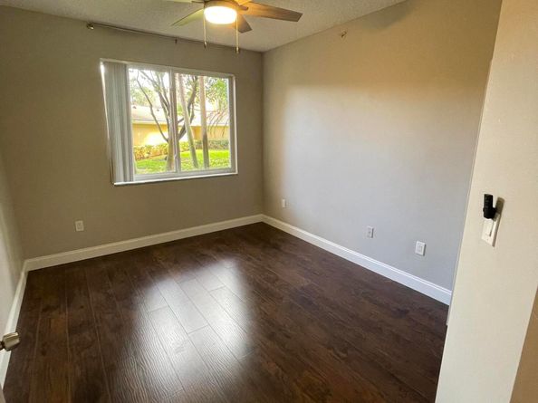 1000 Scotia 105 Drive 105, Hypoluxo FL 33462