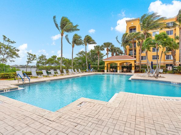 1000 Scotia 105 Drive 105, Hypoluxo FL 33462