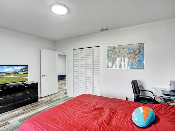 1250 SW 59th Ter, Plantation FL 33317