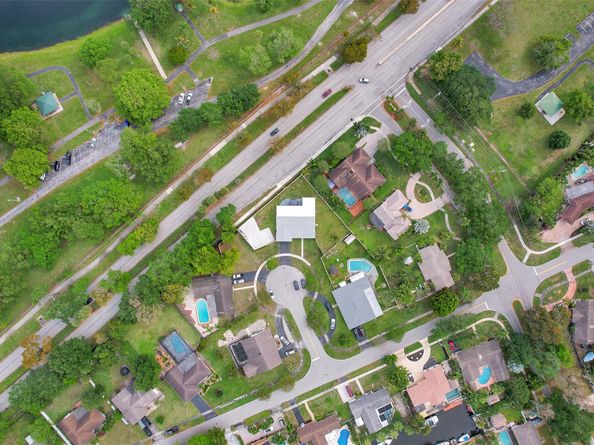 1250 SW 59th Ter, Plantation FL 33317