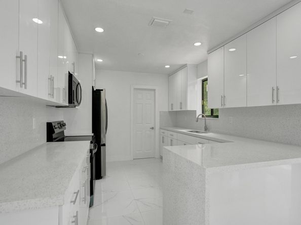2301 Alcazar Dr, Miramar FL 33023