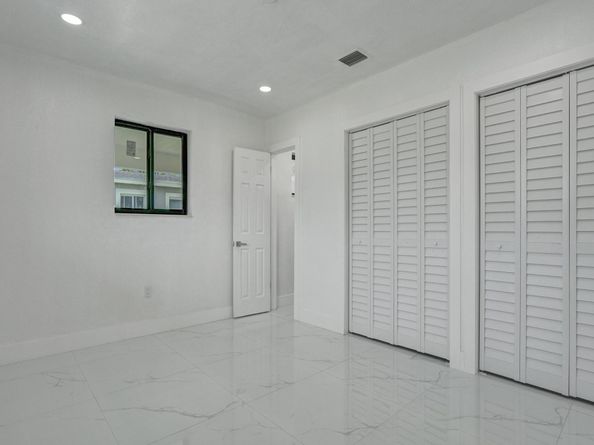2301 Alcazar Dr, Miramar FL 33023