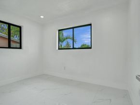 2301 Alcazar Dr, Miramar FL 33023