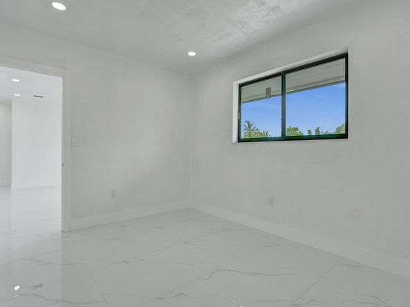 2301 Alcazar Dr, Miramar FL 33023