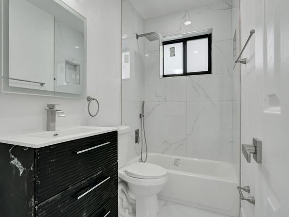 2301 Alcazar Dr, Miramar FL 33023