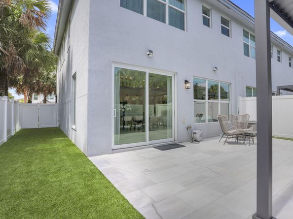 1041 Rio Court, Deerfield Beach FL 33064