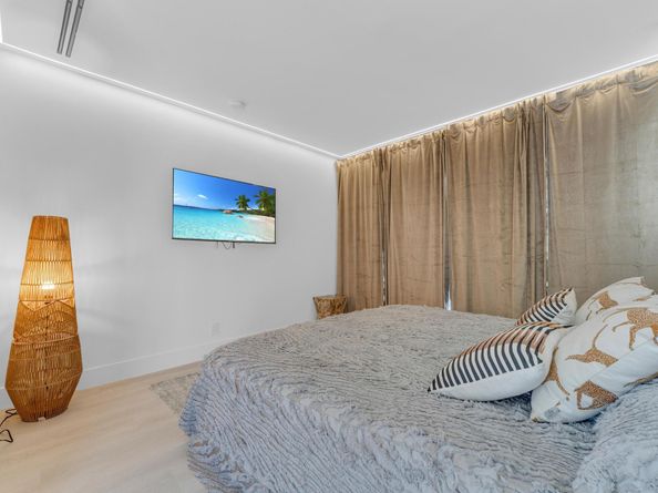 2724 N Ocean Boulevard, Fort Lauderdale FL 33308