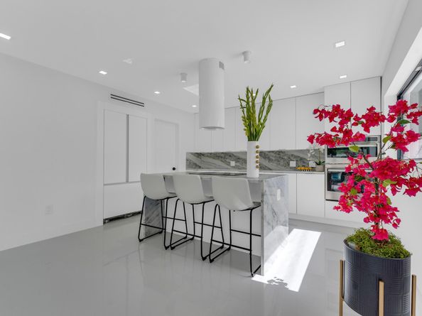 2724 N Ocean Boulevard, Fort Lauderdale FL 33308