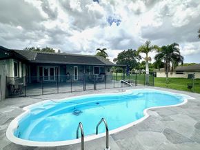4880 SW 186th Ave, Southwest Ranches FL 33332