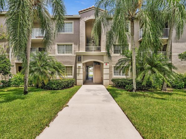 5011 Wiles Road 206, Coconut Creek FL 33073