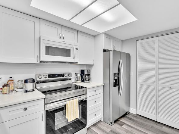 5011 Wiles Road 206, Coconut Creek FL 33073