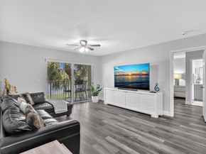 5011 Wiles Road 206, Coconut Creek FL 33073