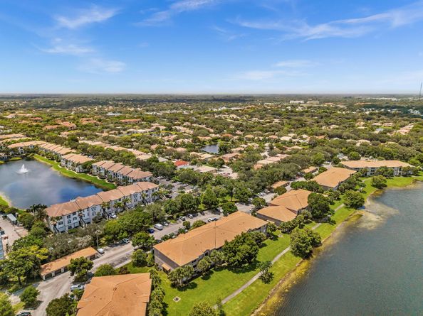 5011 Wiles Road 206, Coconut Creek FL 33073