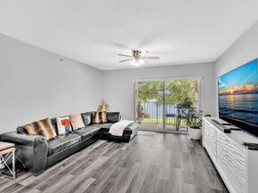 5011 Wiles Road 206, Coconut Creek FL 33073