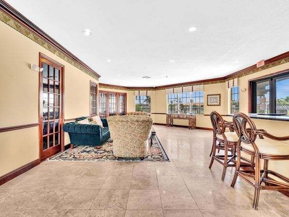 5011 Wiles Road 206, Coconut Creek FL 33073