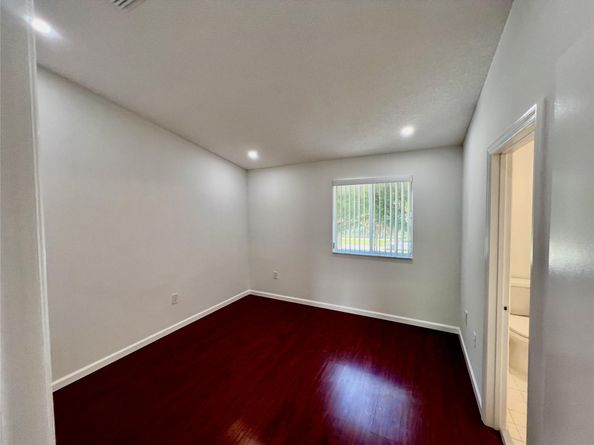Undisclosed Address #FX-10516414, Miami FL 33177