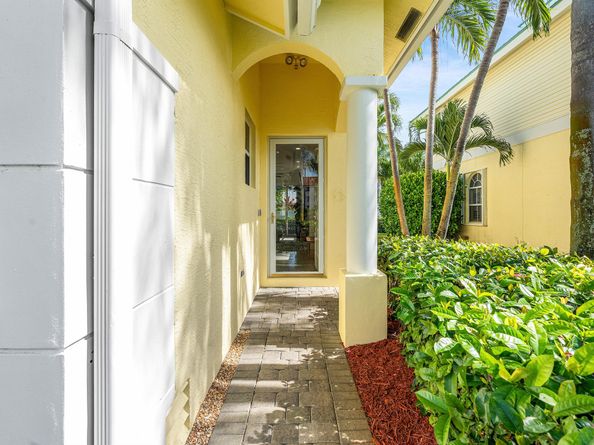 160 Barefoot Cove, Hypoluxo FL 33462