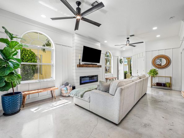 160 Barefoot Cove, Hypoluxo FL 33462