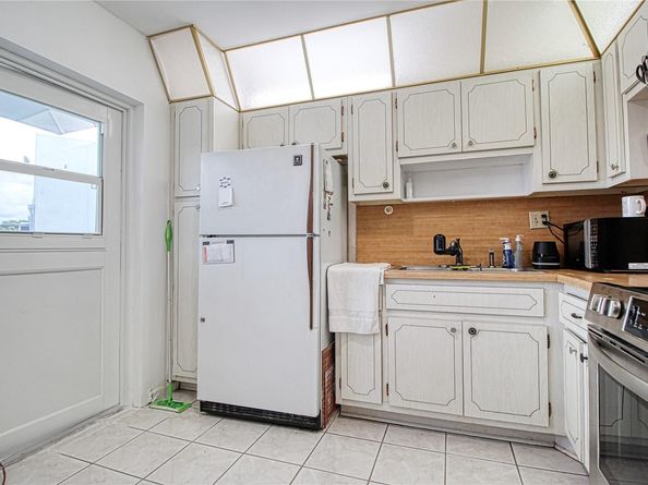 2300 Park Ln 311, Hollywood FL 33021