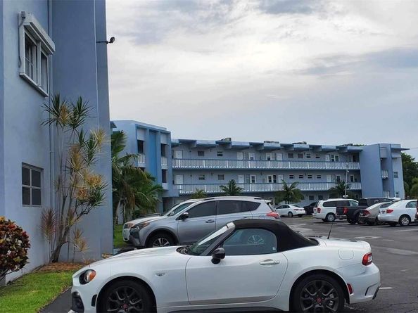 2300 Park Ln 311, Hollywood FL 33021