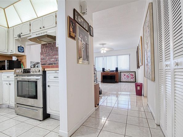2300 Park Ln 311, Hollywood FL 33021