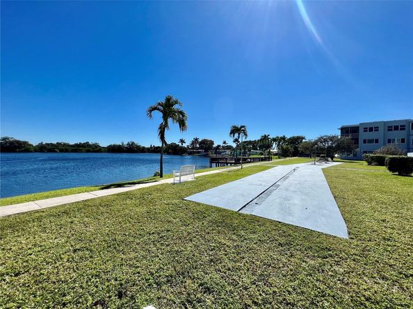2300 Park Ln 311, Hollywood FL 33021