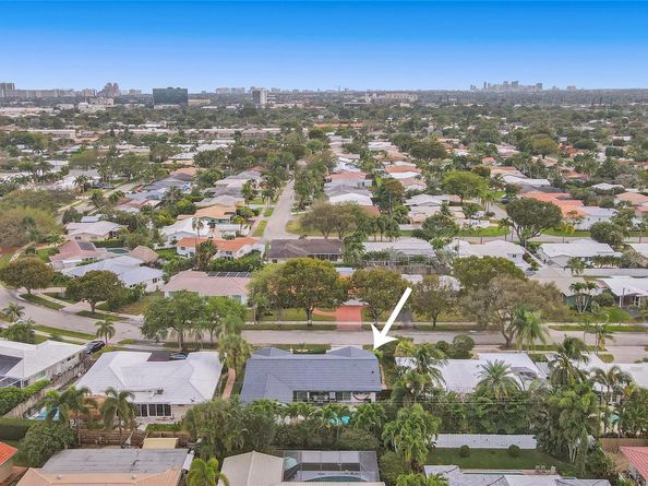 2051 NE 59th Ct, Fort Lauderdale FL 33308