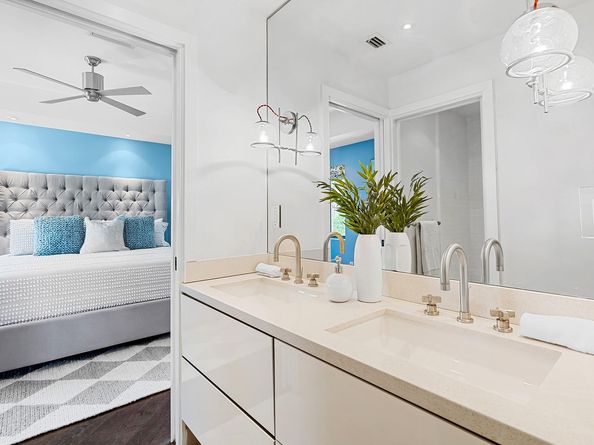 49 Fiesta Way, Fort Lauderdale FL 33301