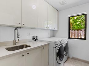 49 Fiesta Way, Fort Lauderdale FL 33301