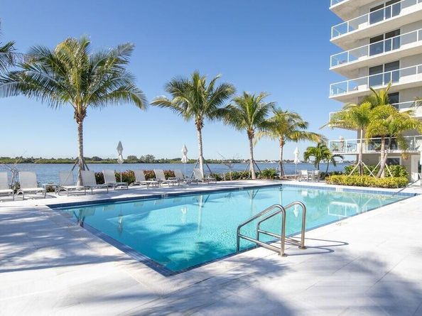 2560 S Ocean Boulevard 416, Palm Beach FL 33480