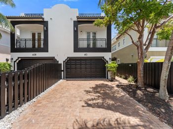 610 SW 10th St