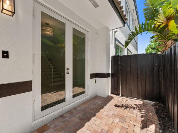 610 SW 10th St 610, Fort Lauderdale FL 33315