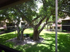 5530 Coach House Circle E, Boca Raton FL 33486